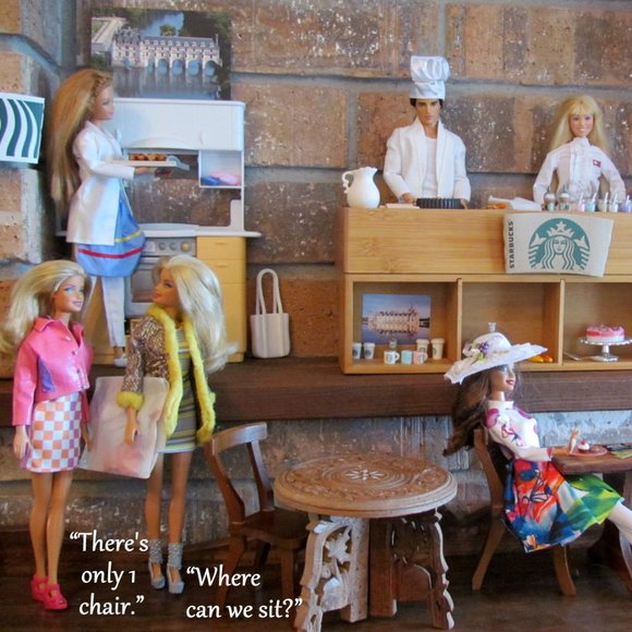 BARBIE DOLLS + 4 DRESSES, VINTAGE COAT & JACKET+ 2 PAIRS SHOES, 2 BLONDES MATTEL - Picture 5 of 12